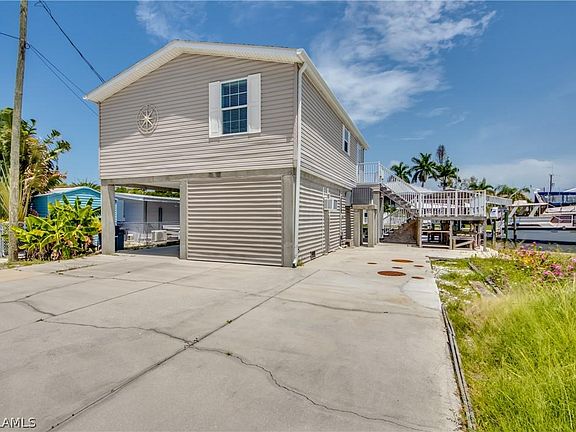 2nd image of 3948 Coconut Dr