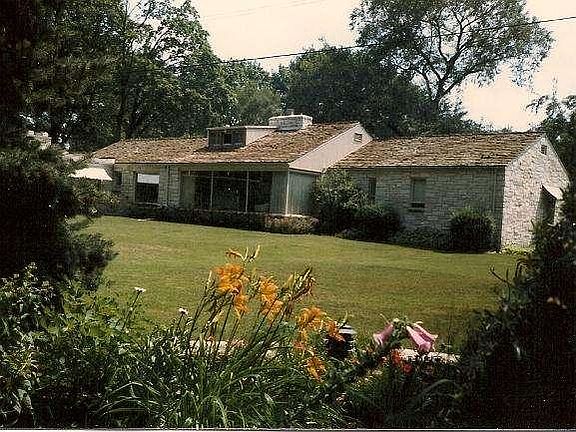 4th image of 460 W Brentwood Ln
