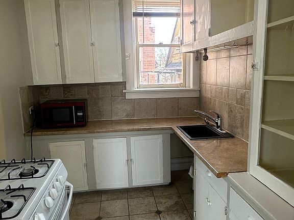 3rd image of 1469 N Williams St APT 16