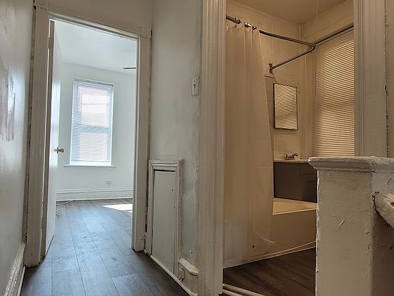 2nd image of 146 N Peach St Floor 2