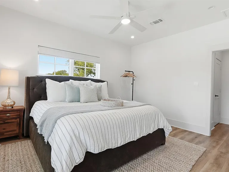 4712 Avenue Q — Photo 16