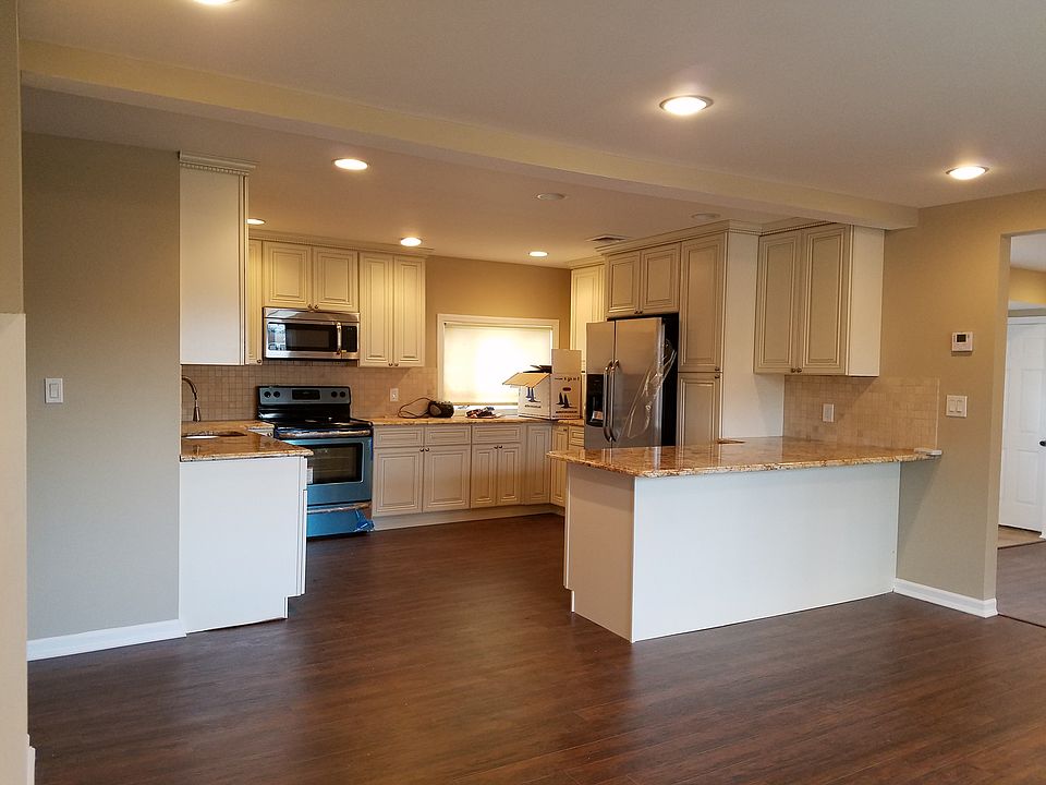 1st image of 45 Bishop Ln