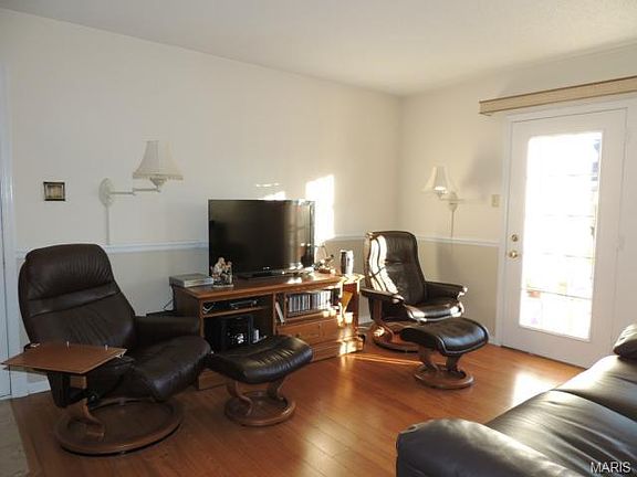 3rd image of 921 Hanna Place Ct APT H