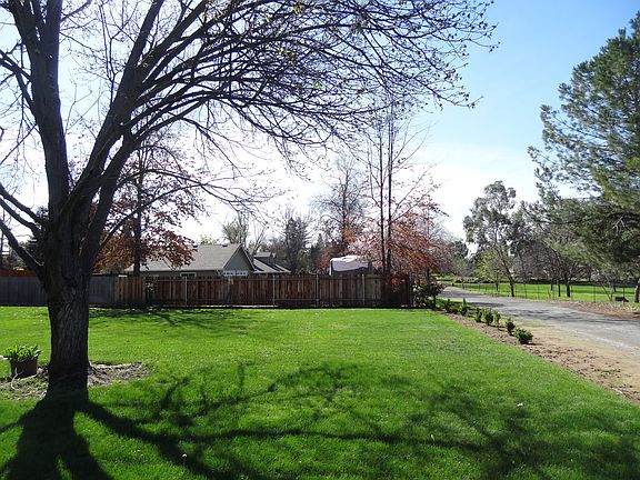 3rd image of 8444 Putcie Ln