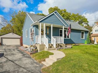 4661 S 72nd St, Greenfield, WI 53220
