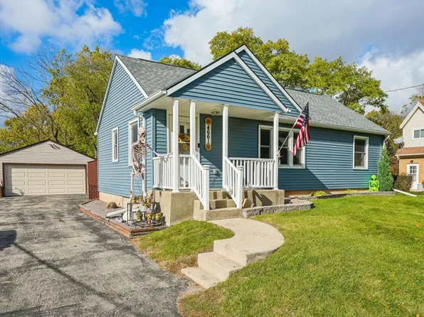 4661 S 72nd St, Greenfield, WI 53220