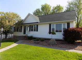 6135 Estate Dr, Erie, PA 16509