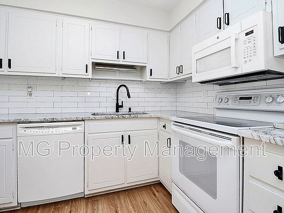5th image of 3726 Park Rd Unit D