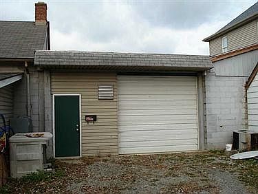 3rd image of 236 Theobold Ave