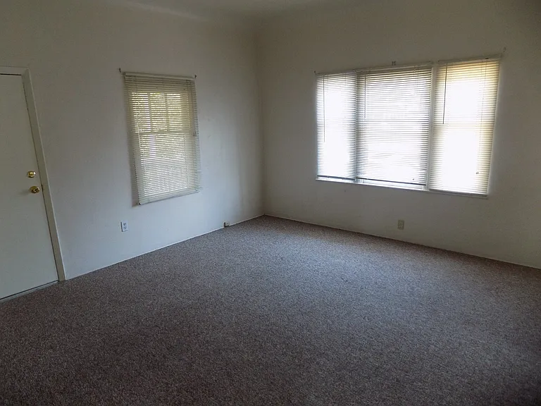 735 & 745 Grand Ave — Photo 15