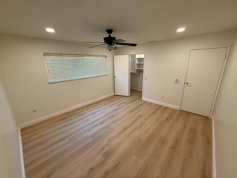 265 W Campus View Dr — Photo 9