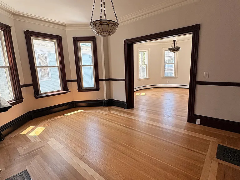 14 Adelaide St #1 — Photo 3