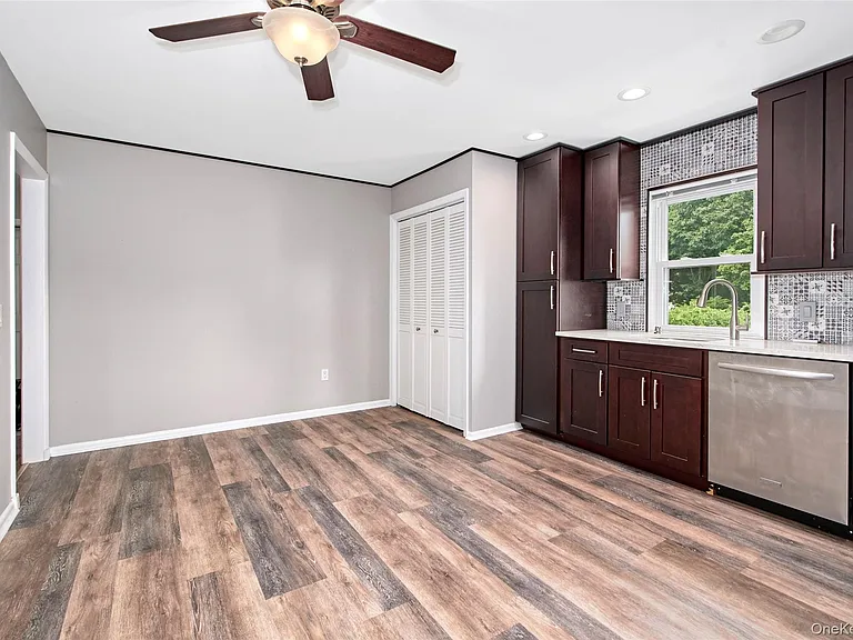 407 Union Ave #2 — Photo 6