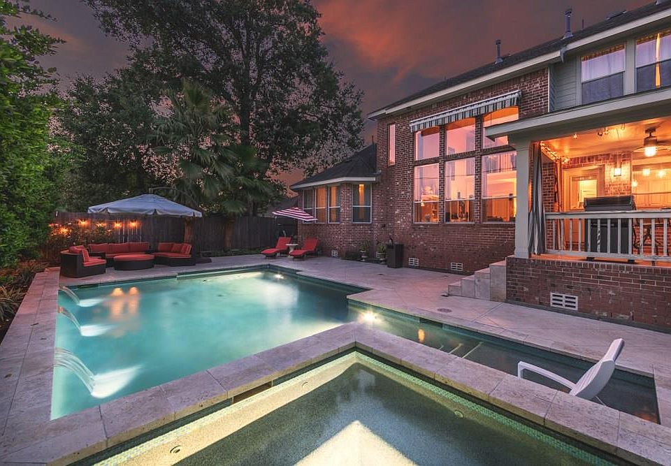 1st image of 3811 Sun Valley Dr