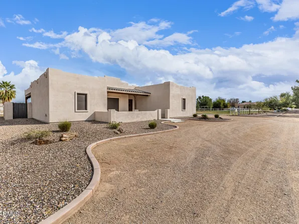 17524 E BROOKS FARM Road, Gilbert, AZ 85298