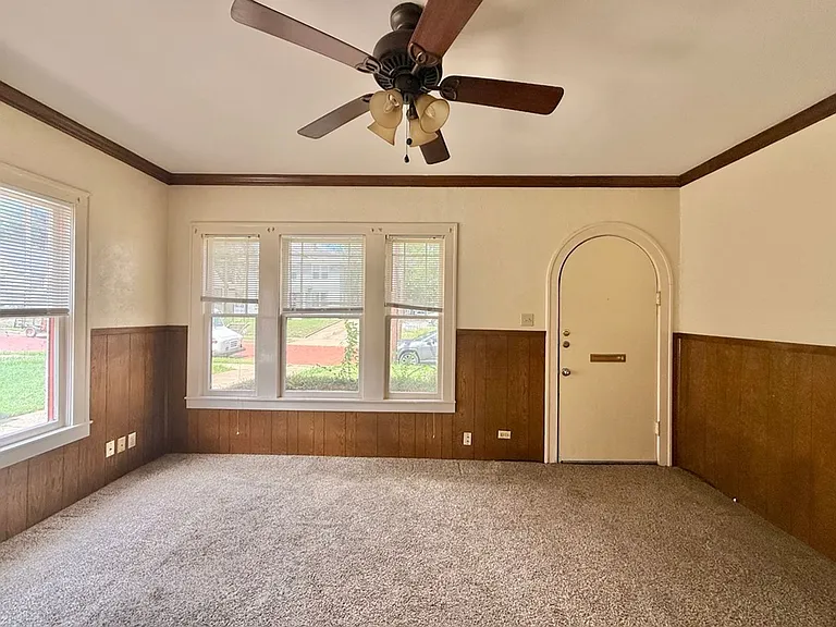 418 S Spring Ave — Photo 3