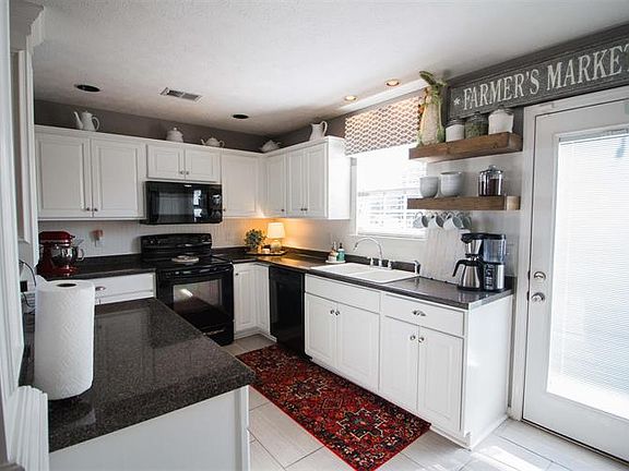 4th image of 709 Silverhill Dr