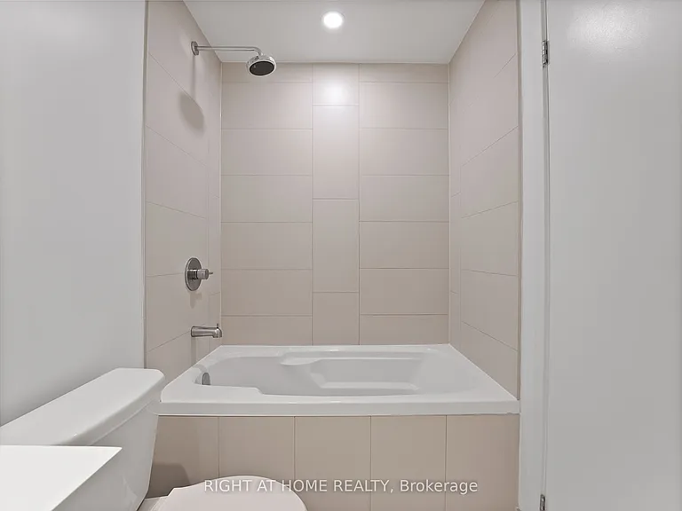 20 Richardson St #11 — Photo 11