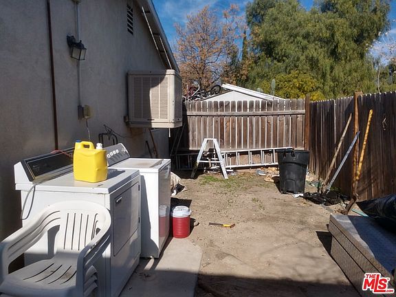 4th image of 3217 Bronson St