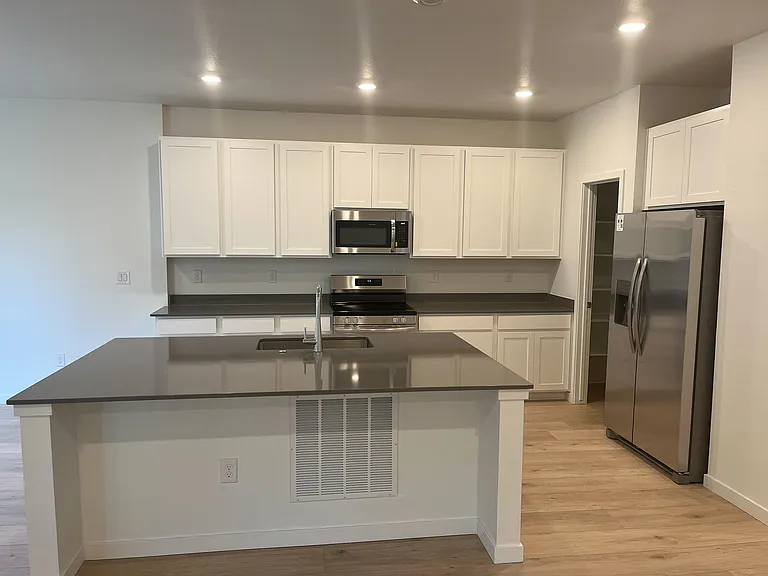 2268 Crescent Cir — Photo 7