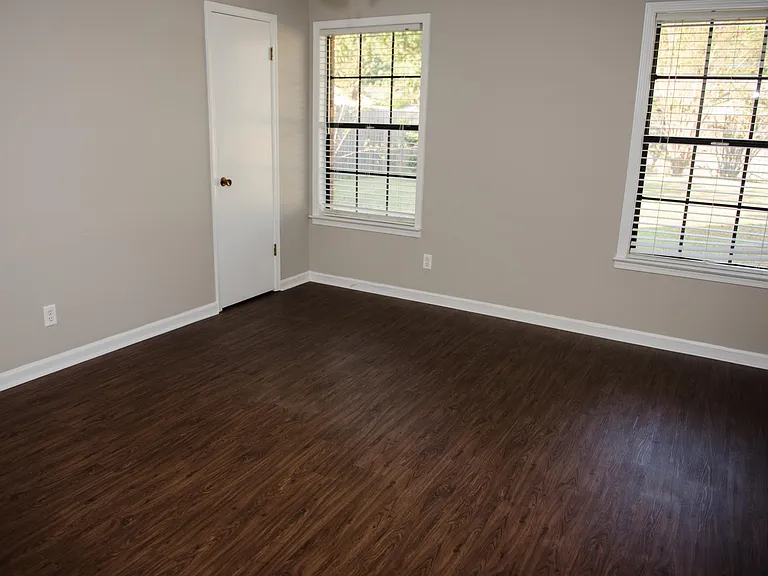 5809 Ainsworth Dr — Photo 8