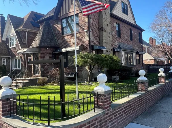 19519 45th Avenue, Flushing, NY 11358