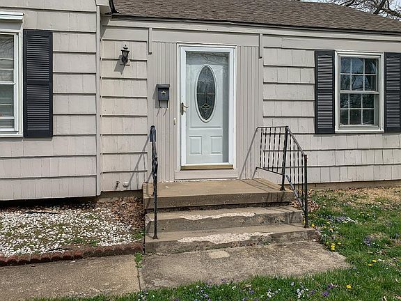 3rd image of 5222 W 72nd Ter