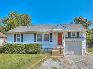 828 N Walker St, Olathe, KS 66061