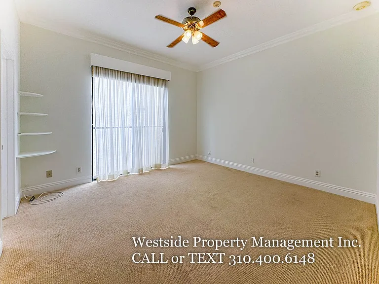 911 5th St #202 — Photo 17