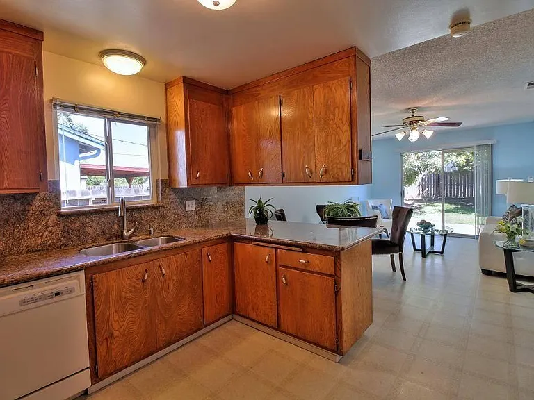 39262 Sundale Dr — Photo 5