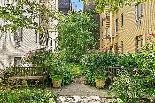 Sold by Bank Neary | media 10