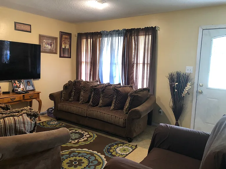 206 San Anton Dr — Photo 2