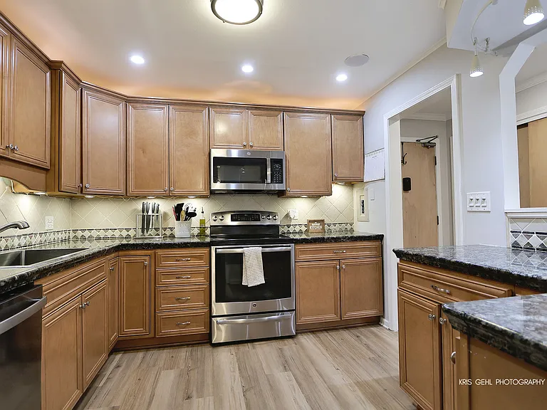 510 W Miner St #1D — Photo 4