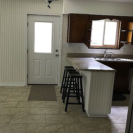 3rd image of 10966 Canal Dr