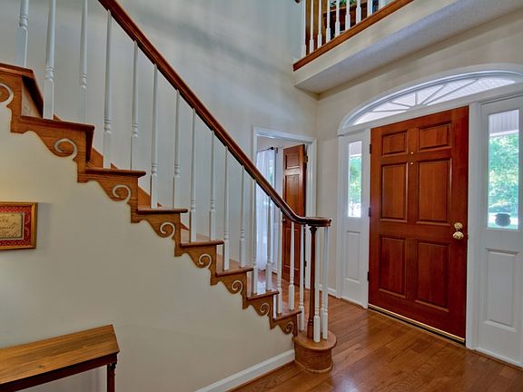 4th image of 113 Southwood Dr