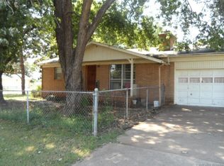 4308 Maple Dr, Sand Springs, OK 74063