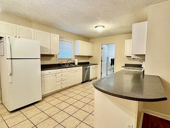 4th image of 480 Forest Hills Dr
