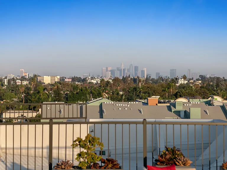 1070 S Holt Ave — Photo 62