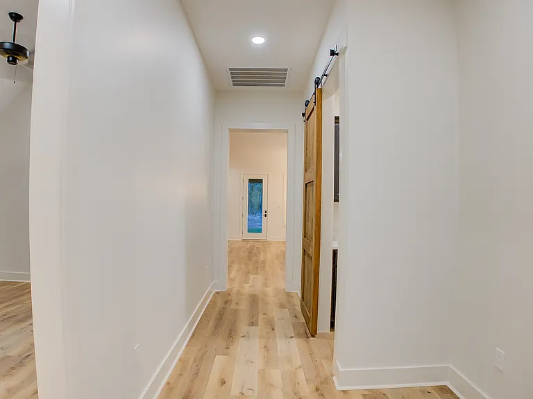 77 Kings Pond Cv — Photo 12
