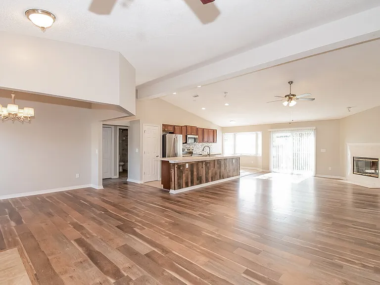 8448 Pikes Peak Dr N — Photo 5