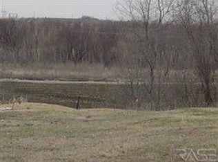 305 Sunset Dr, Brandon, SD 57005