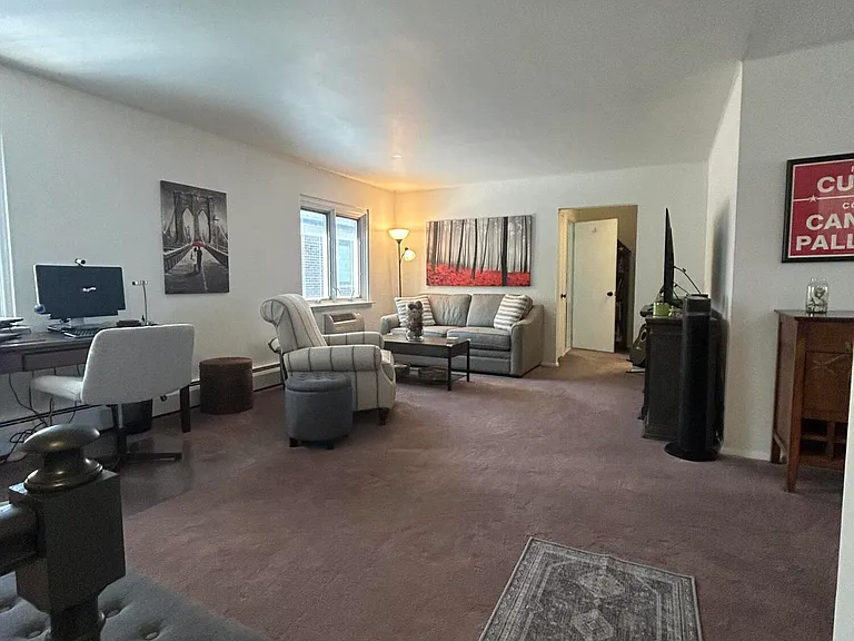 204 Manor E — Photo 2