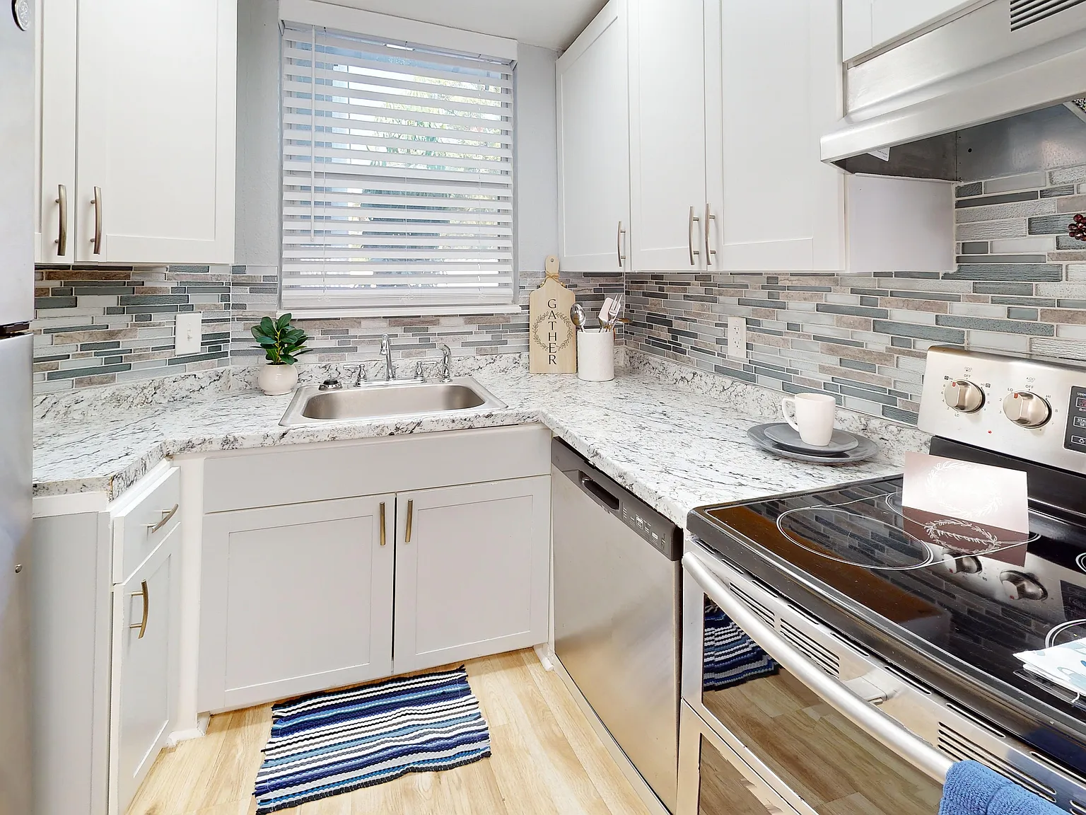Oak Park Villas — Photo 2