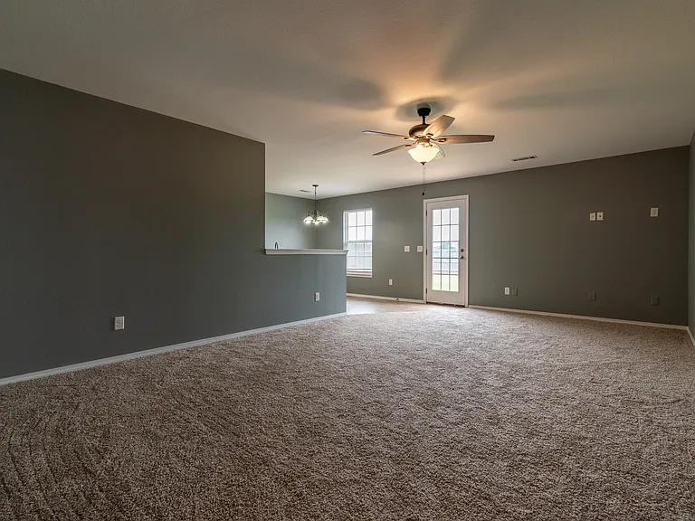 1040 Josie Kate Ln — Photo 15