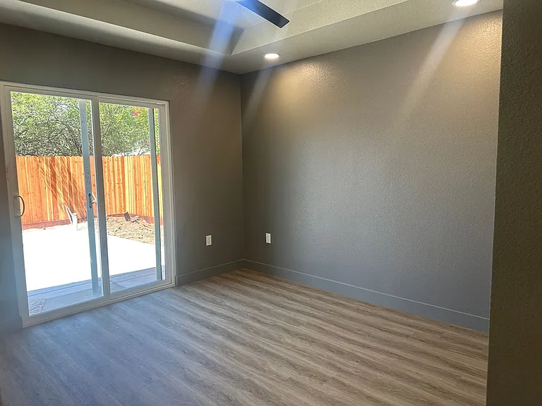 324 Plum St — Photo 8