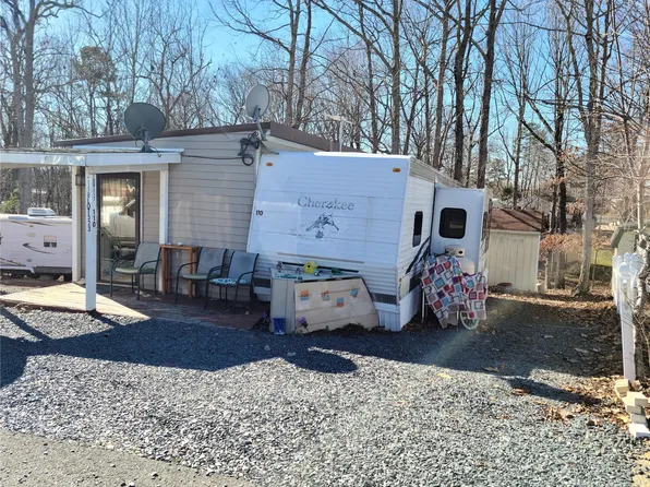 110 Blue Bird Dr #523/523A, New London, NC 28127