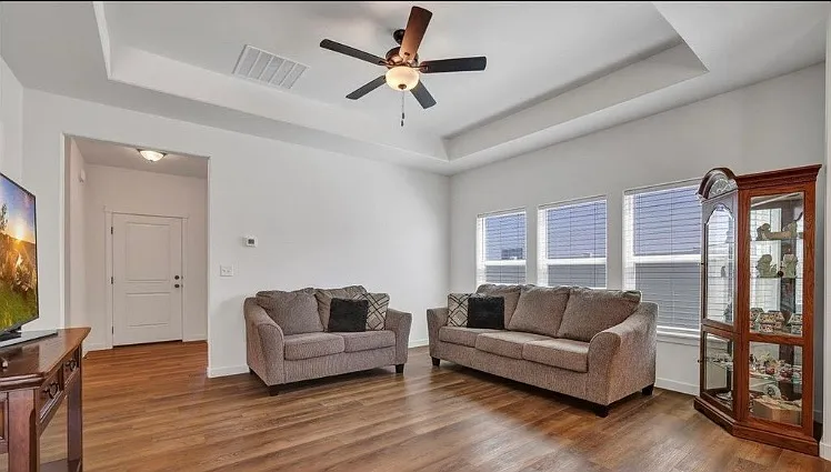 1275 Terra Ave — Photo 3
