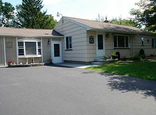 1044 Cherry Hill Ln, Webster, NY 14580