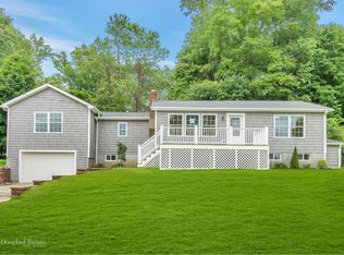 3224 Lakeshore Dr, Mohegan Lake, NY 10547