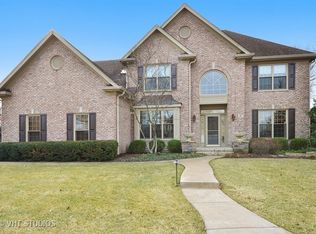 91 Marywood Trl, Wheaton, IL 60189
